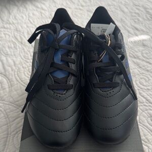 Soccer shoes-Black and Blue